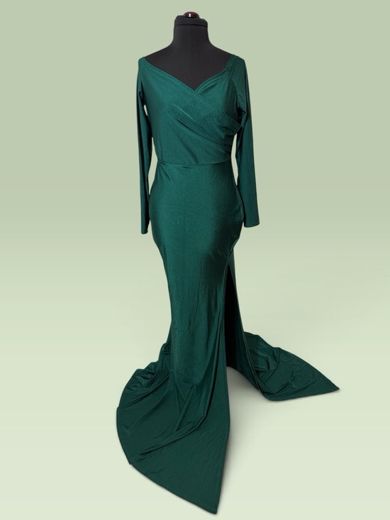 Dresses & Skirts - Elegant Deep Green Long-Sleeve Holiday Evening Gown